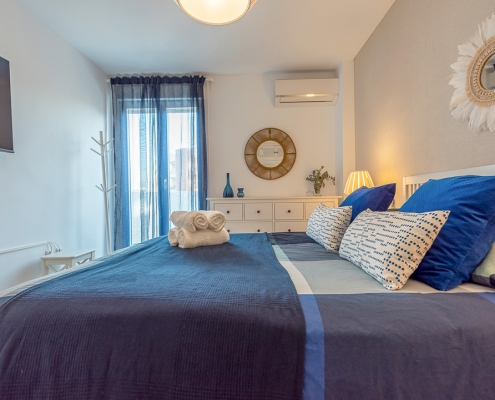 Apartamento de 120 metros cuadrados, 3 dormitorios y 2 baños con capacidad para 6 personas a 50 metros de la playa del Castillo
